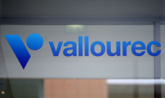Le logo de Vallourec sur l'entrée de son siège
