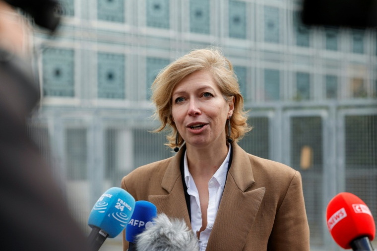 Anne-Claire Legendre, nouvelle directrice de l'Institut du monde arabe (IMA), s'adresse à la presse à l'Institut du monde arabe (IMA), le 17 février 2026 à Paris ( AFP / GEOFFROY VAN DER HASSELT )
