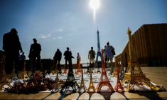 LES TOURISTES REVIENNENT À PARIS APRÈS DEUX ANNÉES DE PANDÉMIE