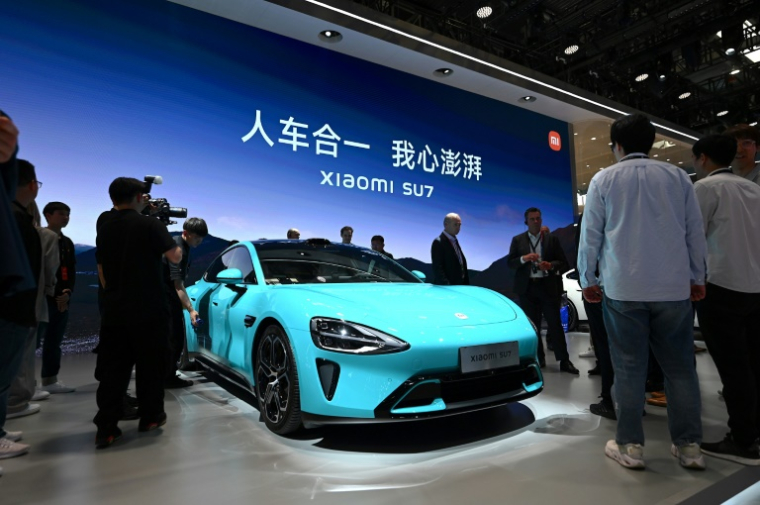 Une Xiaomi SU7 exposée à Beijing, en Chine, le 25 avril 2024 ( AFP / Jade Gao )