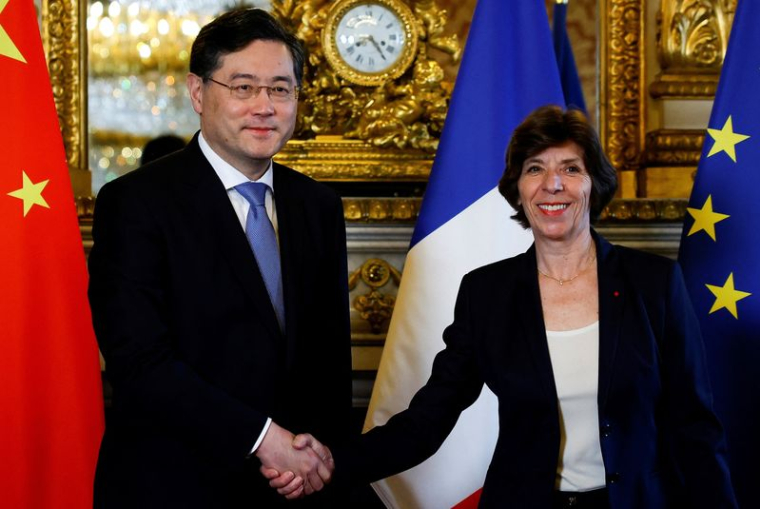 La ministre des Affaires Étrangères Catherine Colonna et son homologue chinois Qin Gang à Paris