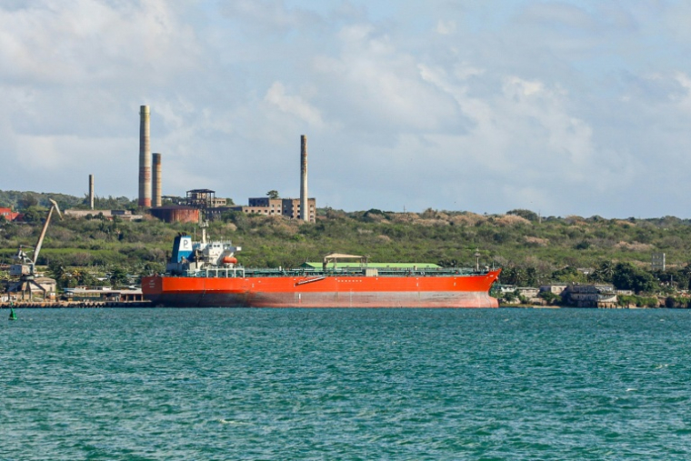 Photo montrant un pétrolier à la base de supertankers dans la zone industrielle du port de Matanzas, à Cuba, le 30 mars 2026 ( AFP / STRINGER )