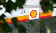 Le logo de Shell est visible dans une station-service de Buenos Aires