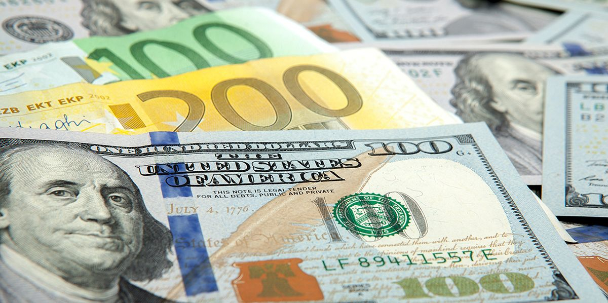euro dollar billet (Crédits: Adobe Stock)