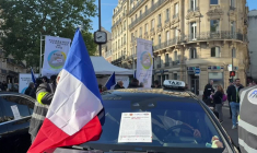 Les taxis manifestent au cœur de Paris