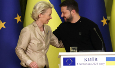 Ursula von der Leyen et Volodymyr Zelensky, à Kiev, le 4 novembre 2023 ( AFP / ANATOLII STEPANOV )