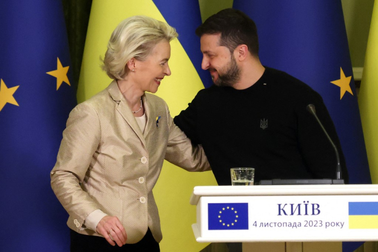 Ursula von der Leyen et Volodymyr Zelensky, à Kiev, le 4 novembre 2023 ( AFP / ANATOLII STEPANOV )