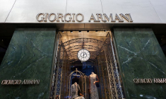 Une boutique Giorgio Armani à Milan
