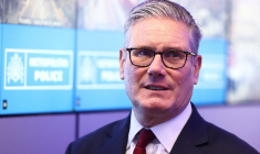 Keir Starmer rencontre des membres de la police avant les manifestations de ce week-end, à Londres