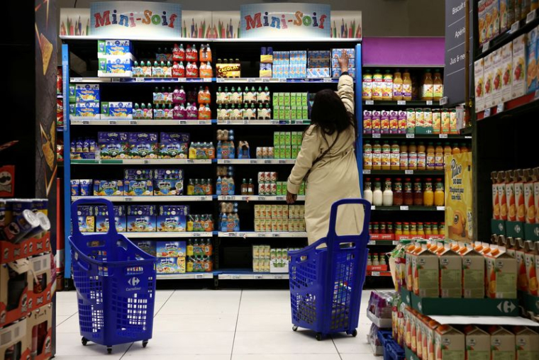 Un rayon d'hypermarché à Paris