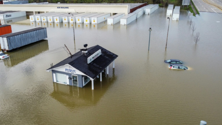 Inondations à Frankfort (Kentucky), aux Etats-Unis, le 7 avril 2025 ( AFP / LEANDRO LOZADA )