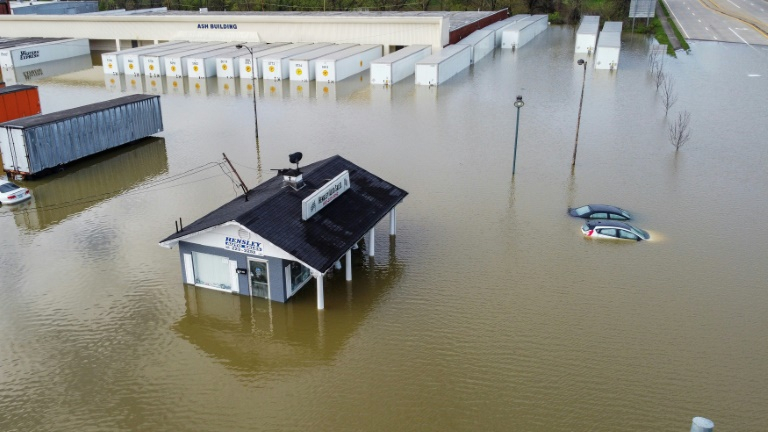 Inondations à Frankfort (Kentucky), aux Etats-Unis, le 7 avril 2025 ( AFP / LEANDRO LOZADA )