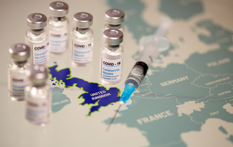 CORONAVIRUS/BREXIT: LE VACCIN POURRA ÊTRE TRANSPORTÉ PAR AVION EN CAS DE BLOCAGE DES PORTS, SELON LE MINISTRE