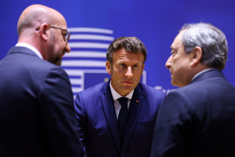 L'UE VA METTRE FIN AUX IMPORTATIONS DE PÉTROLE RUSSE À 90%