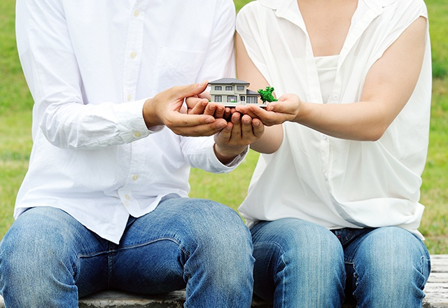 Souvent vu comme une chance la transmission de la résidence principale des parents aux enfants peut parfois tourner au cauchemar. (crédit : Adobe Stock)