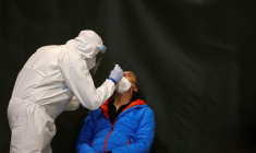 AVEC PRÈS DE 14.000 NOUVEAUX CAS EN 24 HEURES, LA FRANCE RESTE AU-DESSUS DE "L'OBJECTIF DES 5.000"