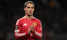 Le Premier ministre roumain réalise un TikTok enflammé à l'honneur d'Antony