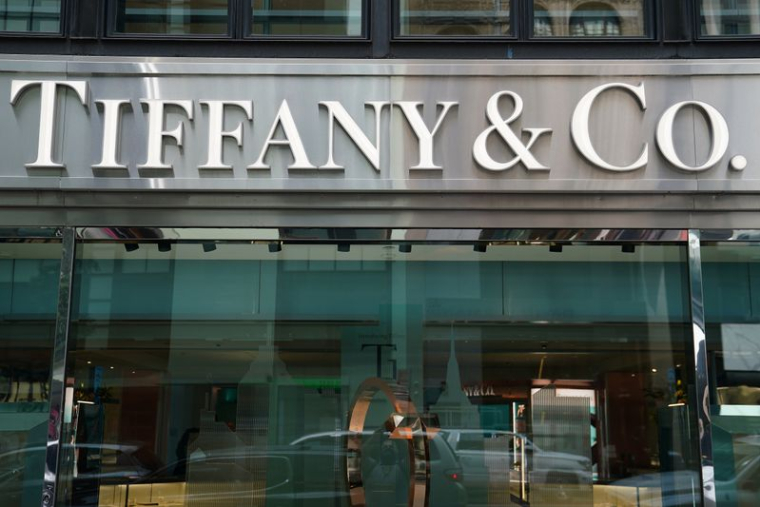 DISCUSSIONS INDIRECTES TIFFANY-LVMH EN VUE D'UN COMPROMIS, RAPPORTE LA CHAÎNE CNBC