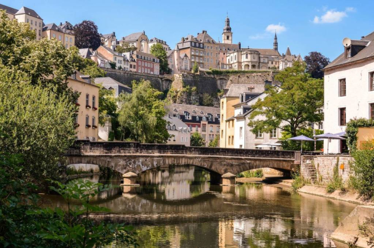 Pour un investissement locatif rentable, achetez aux frontières de la Suisse et du Luxembourg / iStock.com - tibu