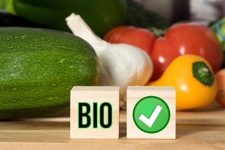 La consommation Bio a fortement progressé - iStock-Stadtratte
