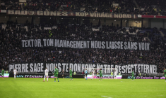 Les supporters lyonnais rendent hommage à Pierre Sage