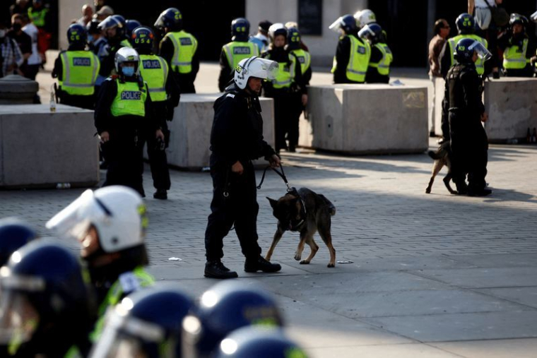 ECHAUFFOURÉES LORS D'UNE MANIFESTATION ANTI-CONFINEMENT À LONDRES