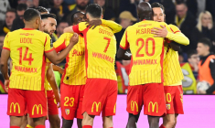 Lens (re)passe leader avec la manière