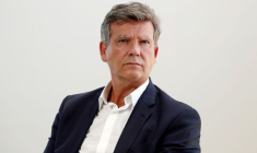 FRANCE: L'EX-MINISTRE MONTEBOURG CANDIDAT À L'ÉLECTION PRÉSIDENTIELLE