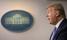 CORONAVIRUS: TRUMP ÉVOQUE UNE AIDE DIRECTE AUX AMÉRICAINS ET UN SOUTIEN À BOEING