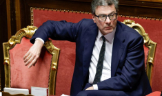 Le Premier ministre italien Giorgia Meloni se présente devant la chambre haute du Parlement à Rome, avant le sommet des dirigeants de l'Union européenne