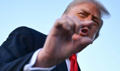 Le président américain Donald Trump à la base aérienne d'Andrews, dans le Maryland, le 7 septembre 2025 ( AFP / Mandel NGAN )