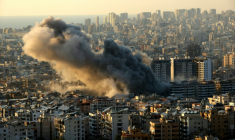 La fumée d'une frappe israélienne sur une zone de la banlieue sud de Beyrouth, le 10 mars 2026 au Liban  ( AFP / Ibrahim AMRO )