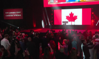 Canada: le parti libéral donné vainqueur, les partisans applaudissent