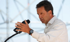 FRANCE: POUR LE PATRON DU MEDEF, LA RÉFORME DES RETRAITES PEUT ATTENDRE