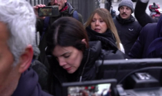 Bar incendié en Suisse : Jessica Moretti arrive pour son audition au ministère public de Sion