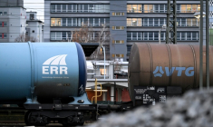 Railway tank cars in front of an industrial area with chemical enterprises in Frankfurt am Main ( AFP / Kirill KUDRYAVTSEV )