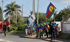 Des manifestants lors de la visite d'Emmanuel Macron à Nouméa