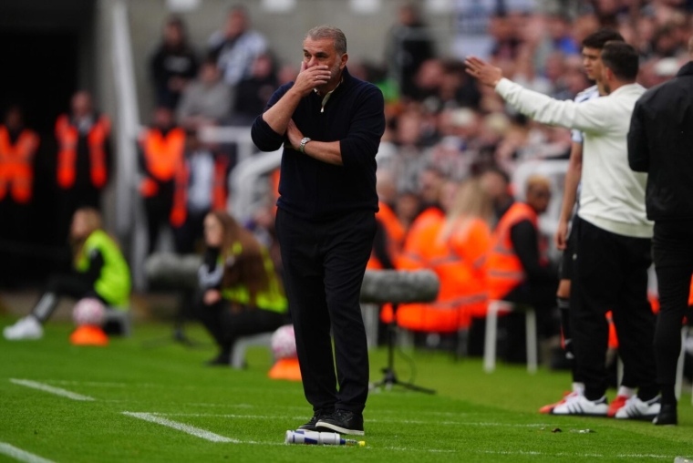 Ange Postecoglou se voit bien remporter un trophée avec Nottingham Forest