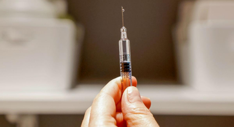 Les résultats encourageants d'un vaccin contre le Covid-19 ont fait bondir les Bourses. (© L. Marin / AFP)