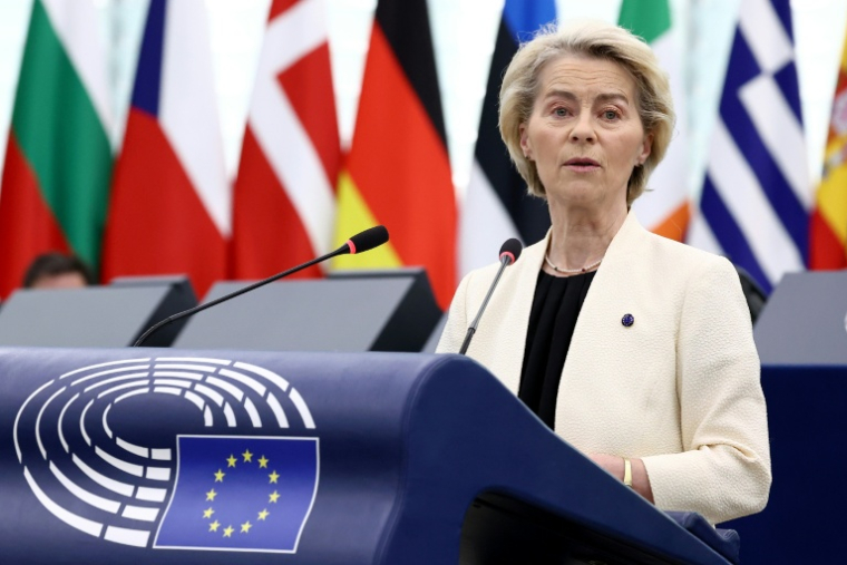 La présidente de la Commission européenne Ursula von der Leyen s'exprime devant le Parlement européen à Strasbourg le 7 mai 2025 ( AFP / FREDERICK FLORIN )