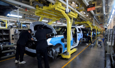 PHOTO DE FICHIER : L'activité des usines chinoises se contracte à nouveau en novembre, l'activité des services se ralentit