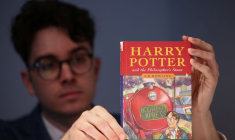 GRANDE-BRETAGNE: UN EXEMPLAIRE DE LA PREMIÈRE ÉDITION DE "HARRY POTTER" EN VENTE CHEZ CHRISTIE'S