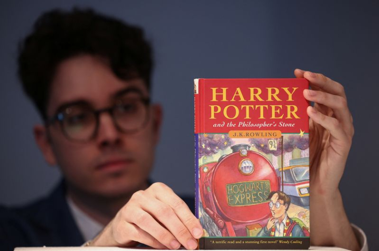 GRANDE-BRETAGNE: UN EXEMPLAIRE DE LA PREMIÈRE ÉDITION DE "HARRY POTTER" EN VENTE CHEZ CHRISTIE'S