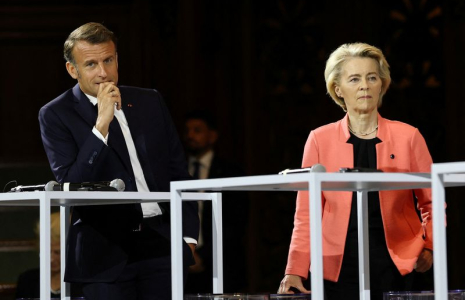Le président français Emmanuel Macron et la présidente de la Commission européenne Ursula von der Leyen