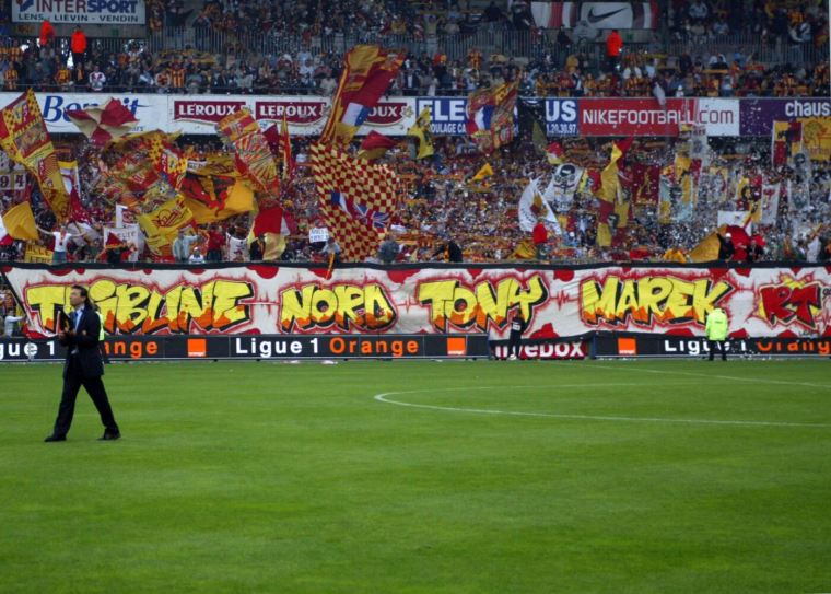 Les ultras lensois réagissent à la menace de sanctions de l'UEFA
