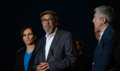 Le chef de l'OMS Tedros Adhanom Ghebreyesus avec le ministre de l'Intérieur espagnol Fernando Grande-Marlaska et la ministre de la Santé Monica Garcia Gomez sur l'île de Tenerife, Espagne, le 9 mai 2026 ( AFP / JORGE GUERRERO )