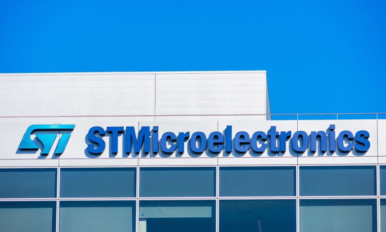 Le logo de STMicro. (source : Adobe Stock)