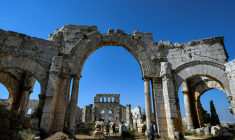Les ruines de l'église Saint-Siméon, datant du Ve siècle, à une trentaine de kilomètres au nord-ouest d'Alep, dans le nord de la Syrie, le 18 juillet 2026, lors d'une visite d'archéologues français ( AFP / LOUAI BESHARA )