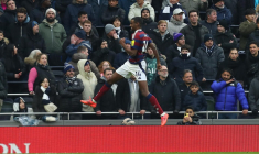 Newcastle et Isak enfoncent Tottenham