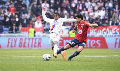 ENDRICK of Olympique Lyonnais and Benjamin ANDRE of Lille  during the Ligue 1 McDonald's match between Lyon and Lille at Groupama Stadium on February 1, 2026 in Lyon, France. (Photo by Philippe Lecoeur/FEP/Icon Sport)   - Photo by Icon Sport